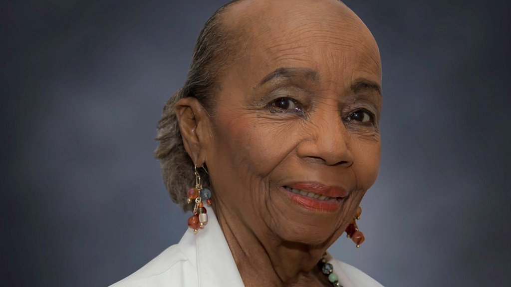  Catedr&aacute;tica de Ciencias M&eacute;dicas es reconocida con el Premio Sor Isolina Ferr&eacute; por su aportaci&oacute;n al servicio comunitario 