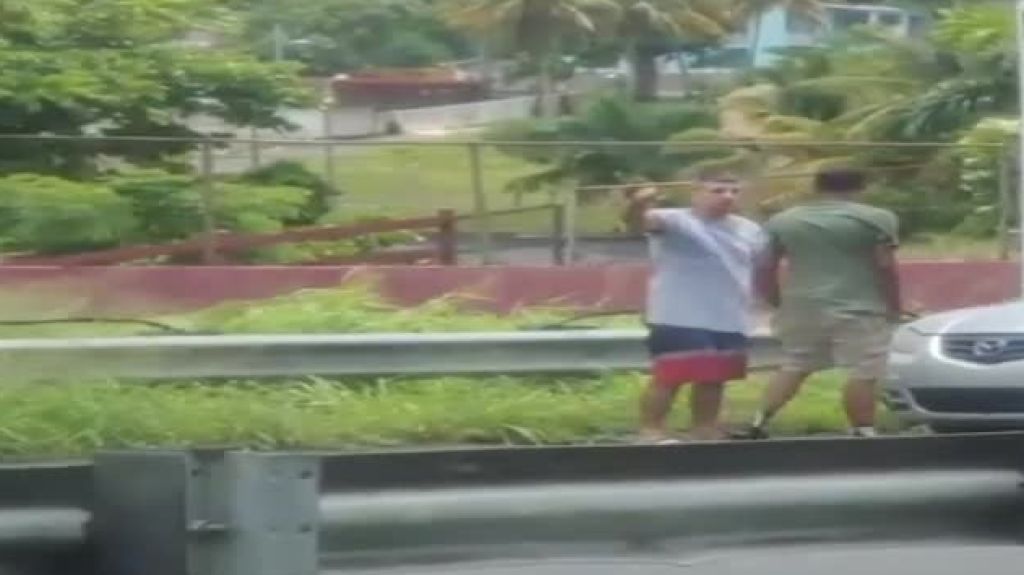  Video: A pu&ntilde;o limpio dos hombres en plena avenida de Rio Grande 