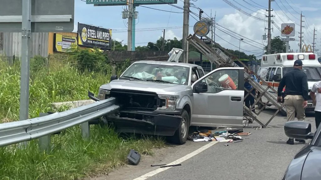  Video: Pasajero de auto muere en accidente de auto en Mayag&uuml;ez 
