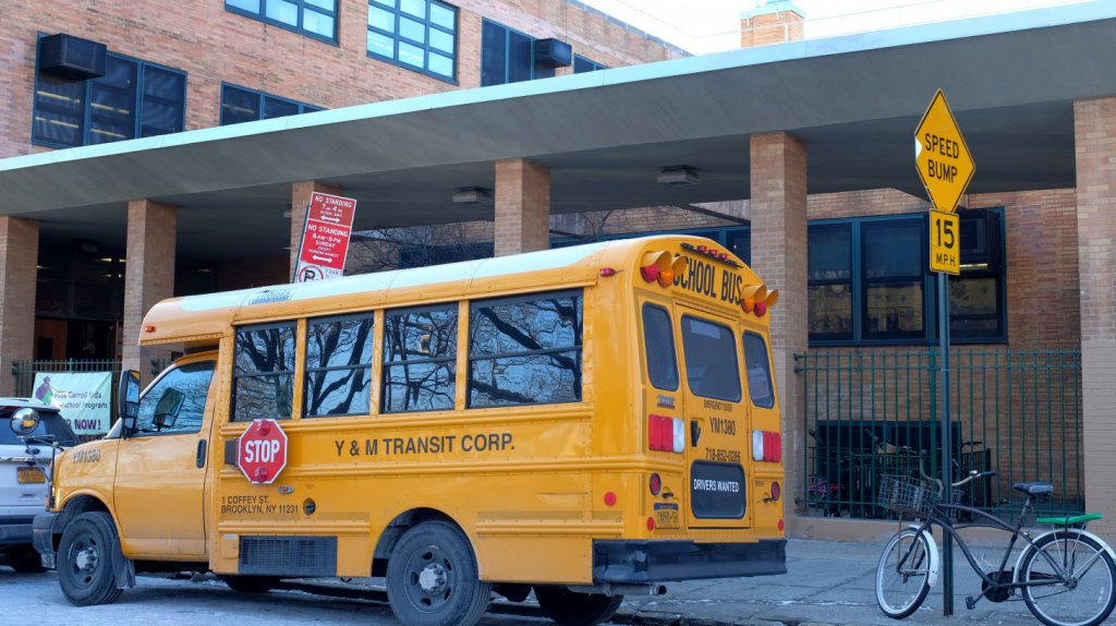  Nueva York se prepara para reabrir escuelas elementales esta semana 