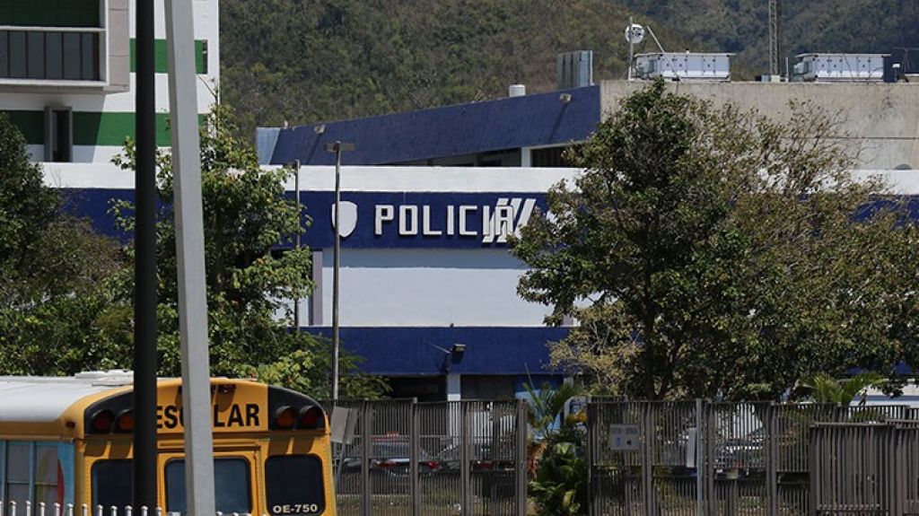  Roban una laptop de la comandancia de la polic&iacute;a en Guayama 