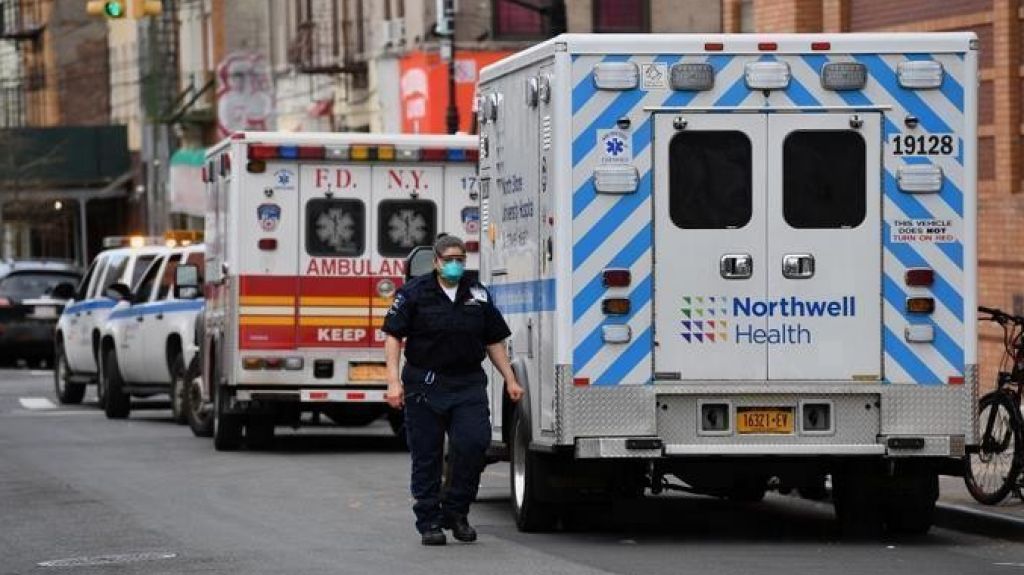  R&eacute;cord de casi 2.600 muertes por coronavirus en 24 horas en EEUU, seg&uacute;n Johns Hopkins 