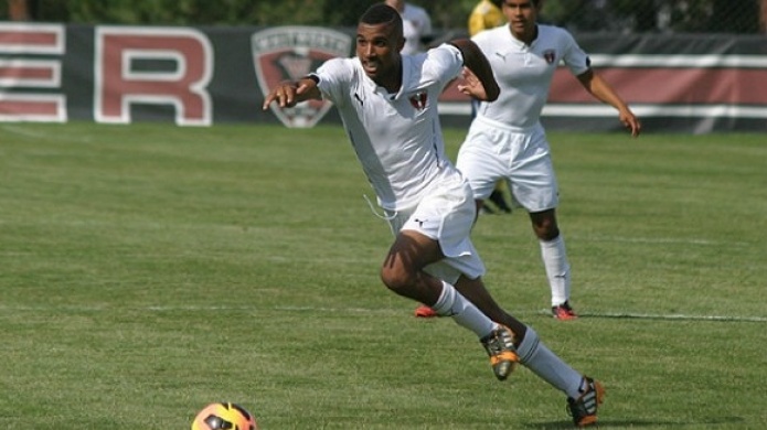 PRFC firma a Mike Ramos, jugador de la selecciÃ³n nacional