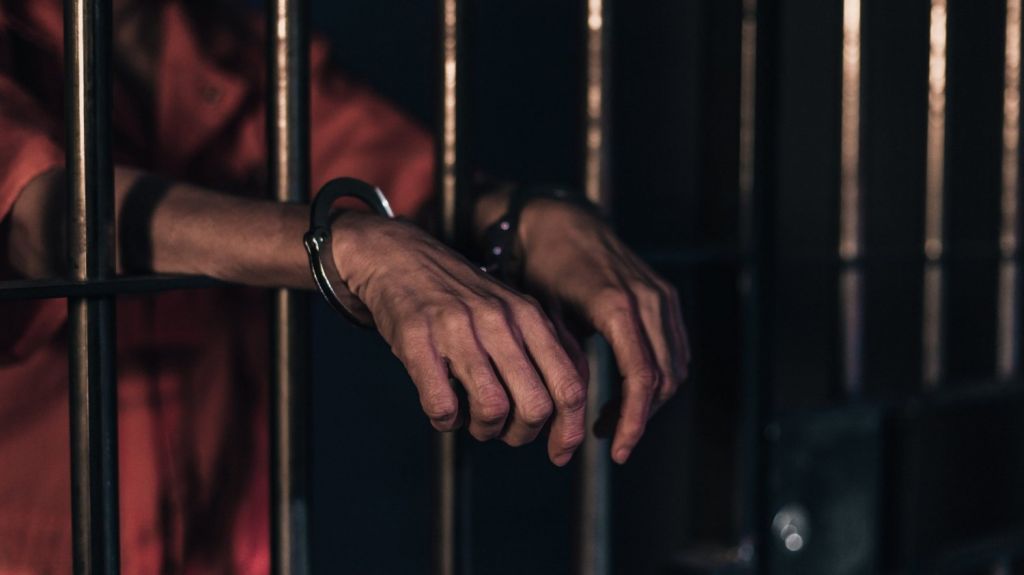  Tras las rejas joven que intent&oacute; entrar armado a residencia de expareja 