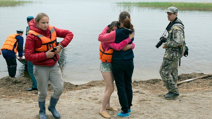 Video: Mueren 15 niÃ±os atrapados durante una tormenta en lago de Rusia

