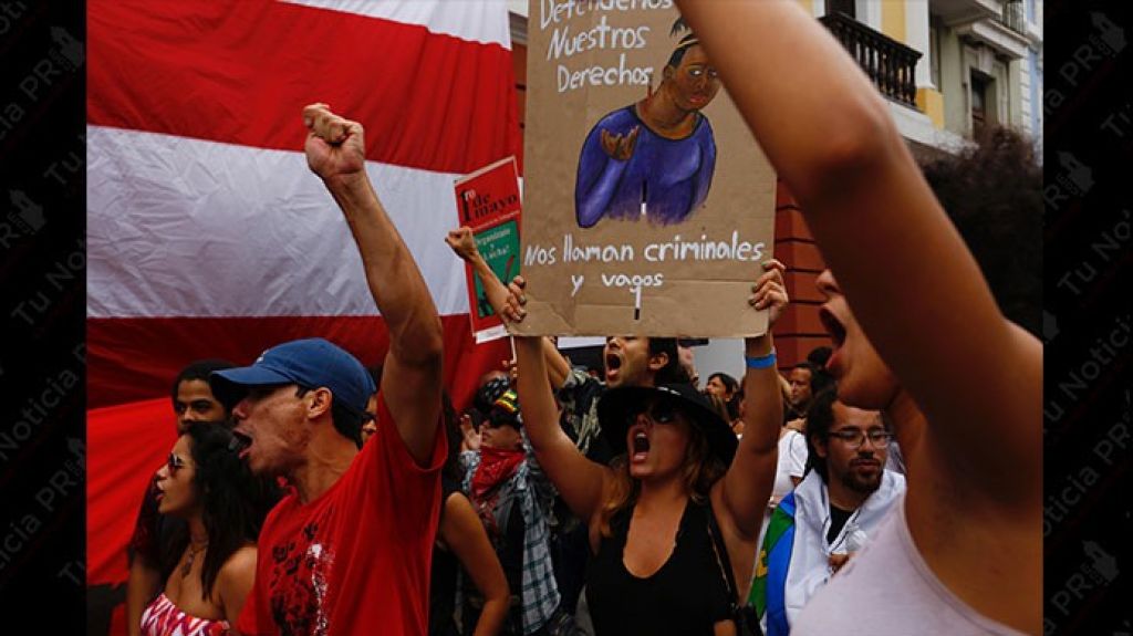  Protegen edificios en San Juan ante posibles disturbios el Primero de Mayo 