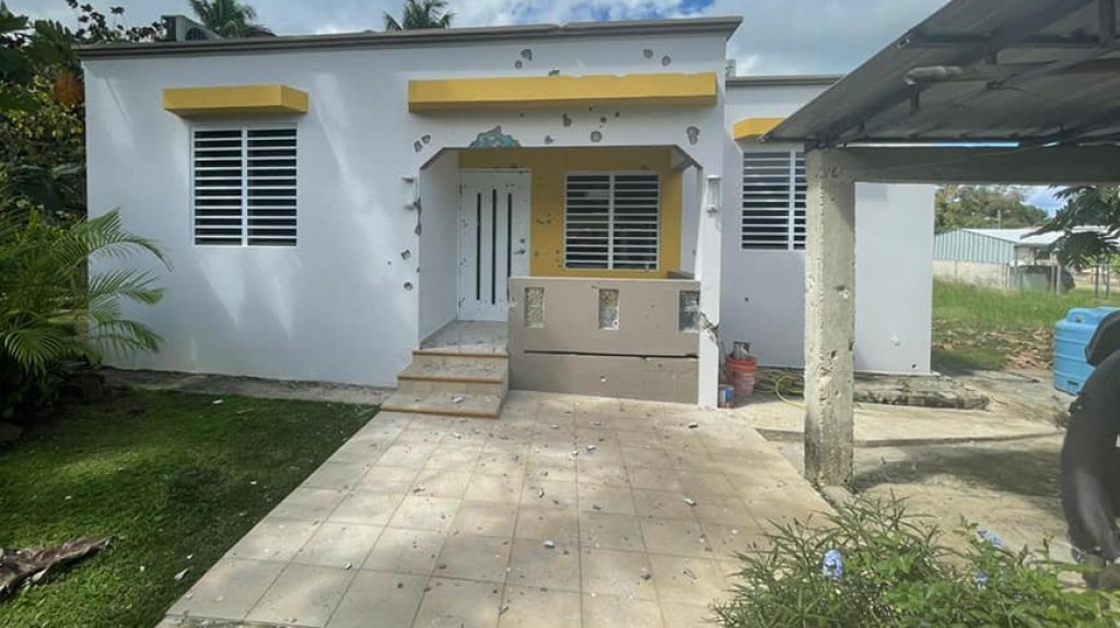  Fotos: como &ldquo;queso gruyere&rdquo; as&iacute; qued&oacute; residencia tiroteada en Hatillo 