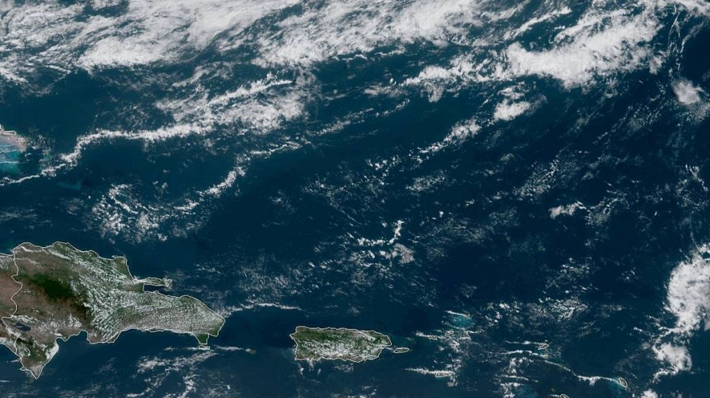  Menos caluroso hoy, con ligero incremento en potencial de lluvias 