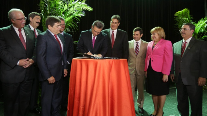 GOBERNADOR COMPARECE ANTE LOS CONTADORES PÃBLICOS AUTORIZADOS