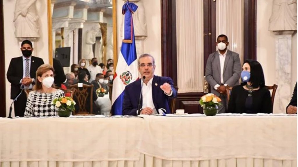  La pandemia obliga al Gobierno dar inicio a la docencia escolar el 2 de noviembre de manera virtual con una inversión de 462 millones de dólares 