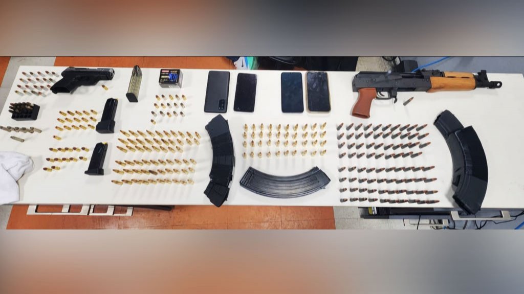  Allanamiento en Santa Isabel y Juana D&iacute;az resulta en arrestos, decomisos de armas y drogas 