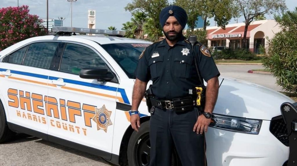  Asesinan en Texas al primer polic&iacute;a al que se le permiti&oacute; utilizar turbante y barba por su religi&oacute;n 