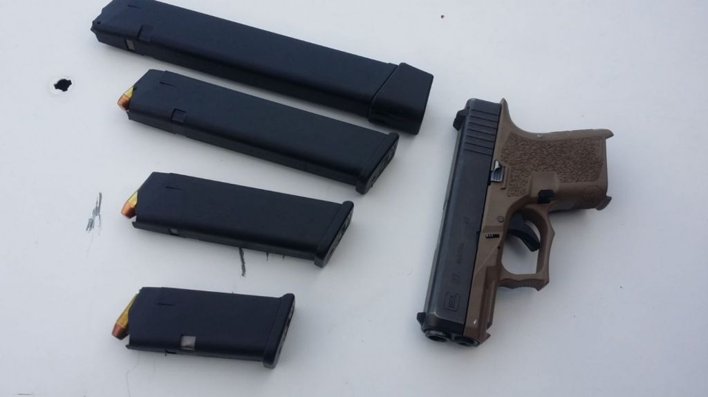  Ocupan arma de fuego, dinero y droga en Vega Baja 