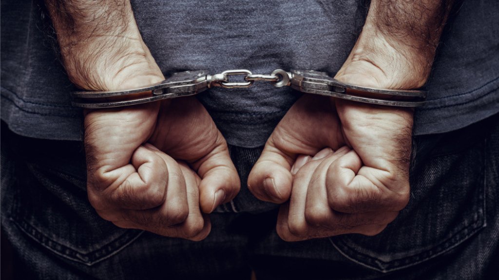  Arrestan a un individuo que agredi&oacute; a su abuela en Quebradillas 