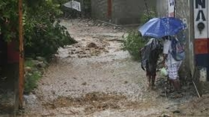 Video: Dos personas estÃ¡n desaparecidas tras el paso del huracÃ¡n Maxen MÃ©xico