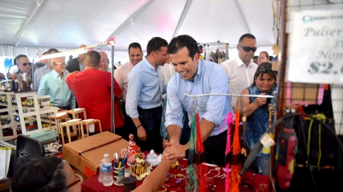 Gobernador participa del festival de CataÃ±o y regresa en lancha a San Juan