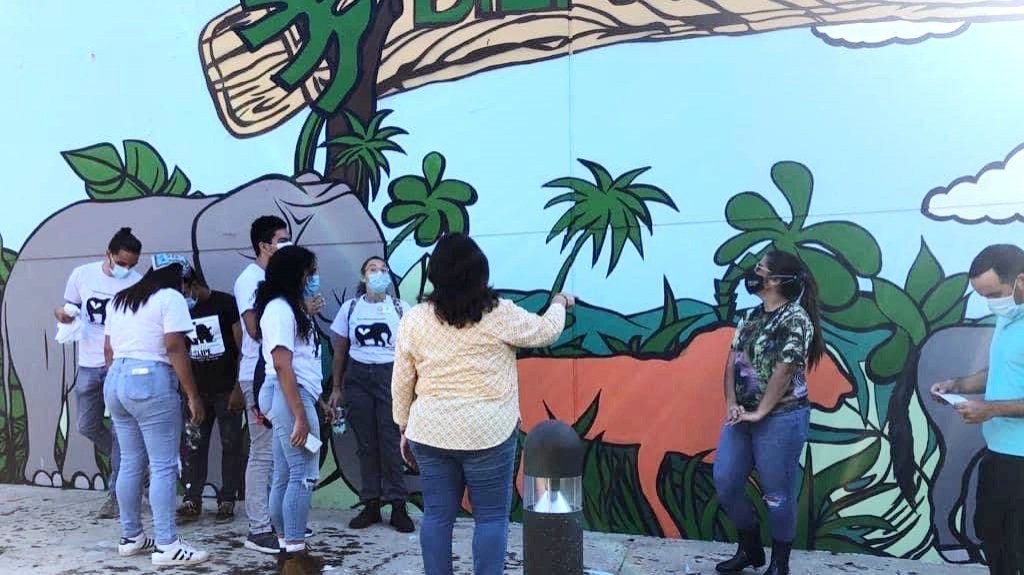  Entregan donativo legislativo de cinco mil d&oacute;lares para ayudar a limpiar el zool&oacute;gico de Mayag&uuml;ez 