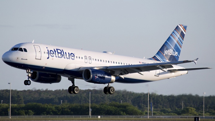 Dron vuela cerca de aviÃ³n de JetBlue momentos antes de aterrizar en la Florida