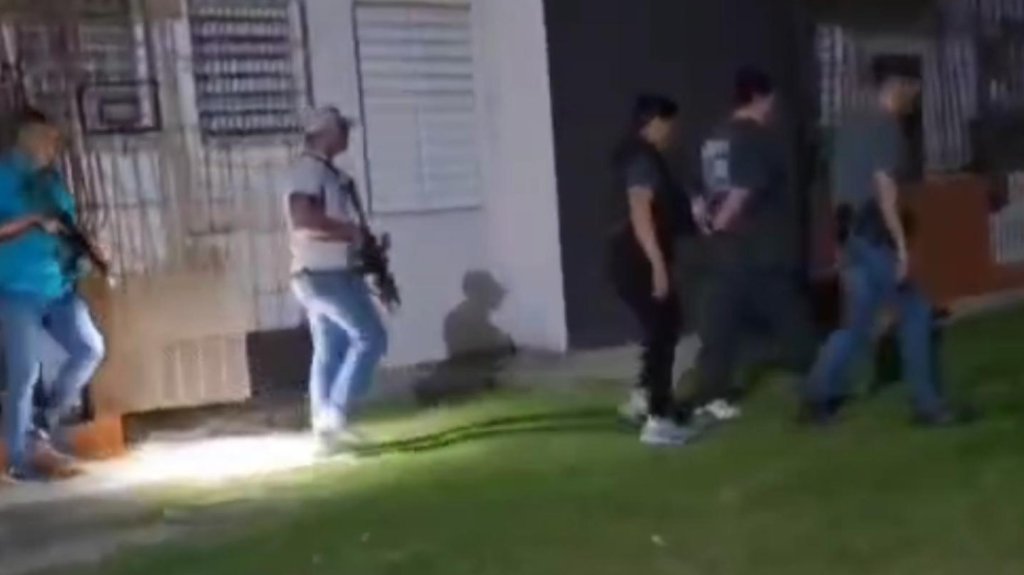  Video: Los guardias se metieron anoche en Llorens y sacaron a uno con las &ldquo;cocol&iacute;as&rdquo; puestas 