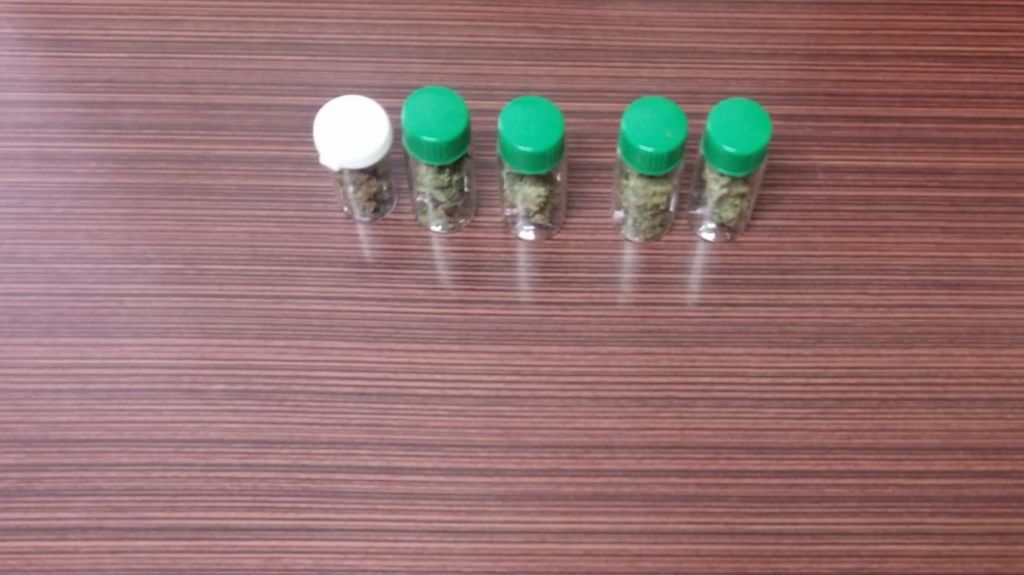  Arrestado Barbero y su cliente en Naranjito por “Toque de Queda” al cliente le “pillaron” marihuana 