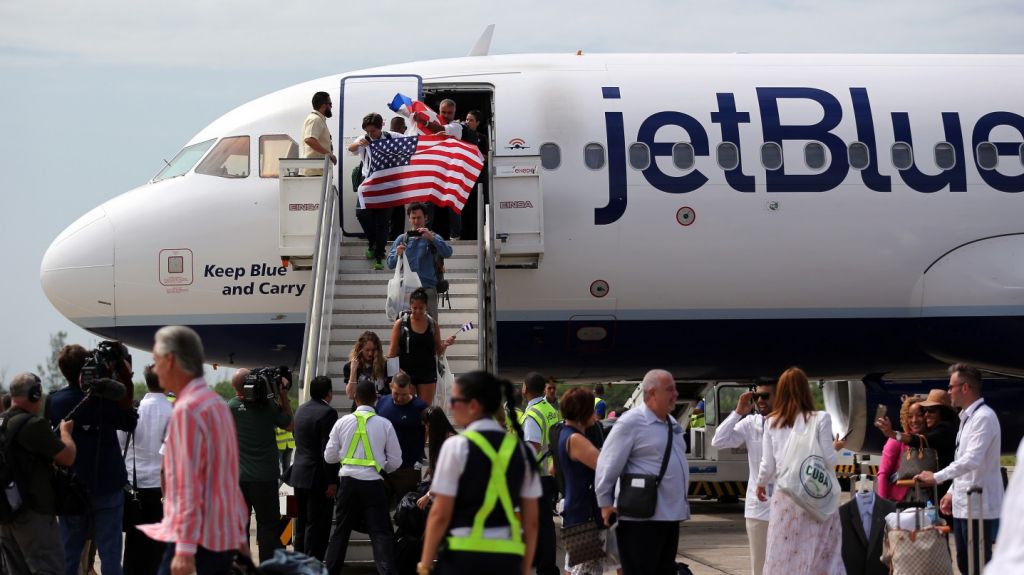  Un piloto de JetBlue en vuelo de Puerto Rico drog&oacute; y viol&oacute; a dos azafatas de vuelo 