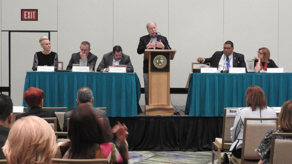  Empresarios se&ntilde;alan a la burocracia del gobierno y al costo energ&eacute;tico como sus mayores obst&aacute;culos 