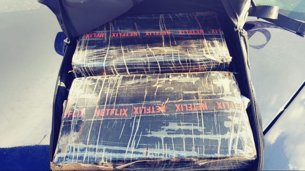  Fotos: Ocupan dos kilos de coca&iacute;na durante intervenci&oacute;n en Hato Rey 