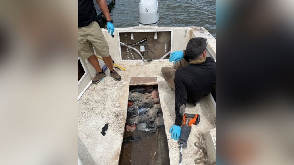  Federales interceptan embarcaci&oacute;n cerca de isla de Desecheo con 902 libras de coca&iacute;na 