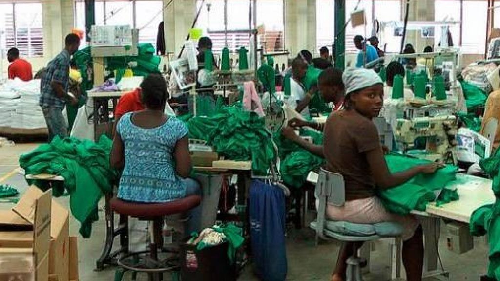  Hait&iacute; reabrir&aacute; sus f&aacute;bricas textiles el lunes tras cierre por coronavirus 