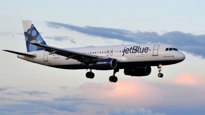 Una madre latina demandarÃ¡ a JetBlue por entregarle a un niÃ±o equivocado
