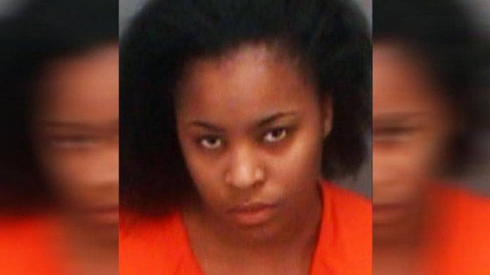 Empleada de asilo de ancianos filma a dos residentes teniendo sexo y cuelga video en SnapChat