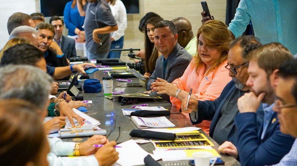  Jenniffer Gonz&aacute;lez convoca a alcaldes a reuni&oacute;n con congresistas 