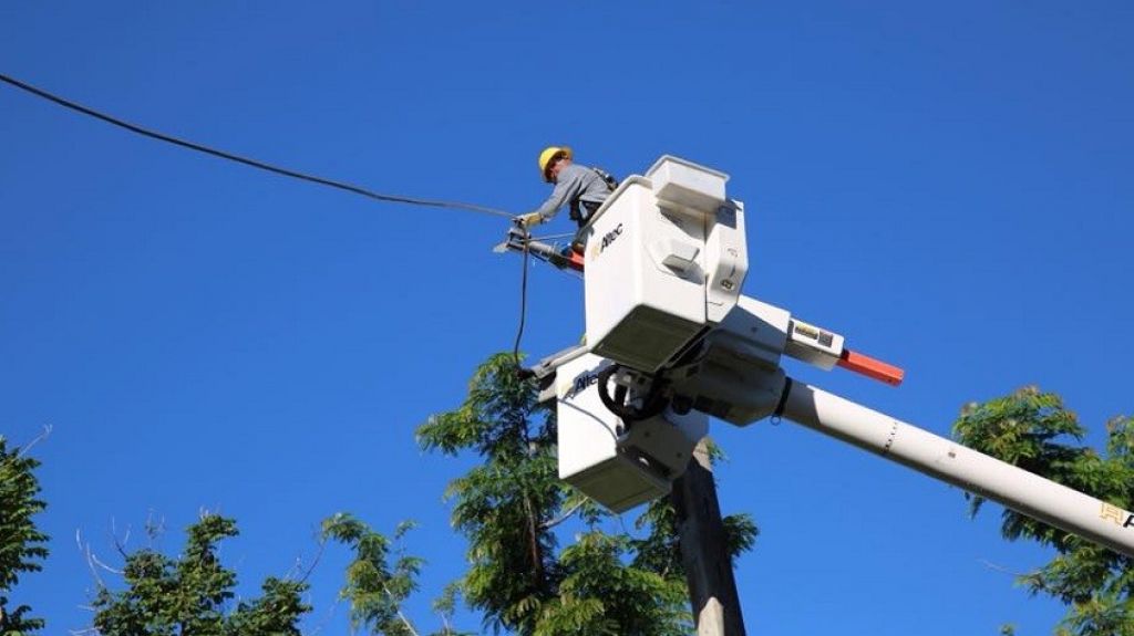  AEE reporta 61.5% de clientes con servicio el&eacute;ctrico y un 80% de capacidad de generaci&oacute;n 