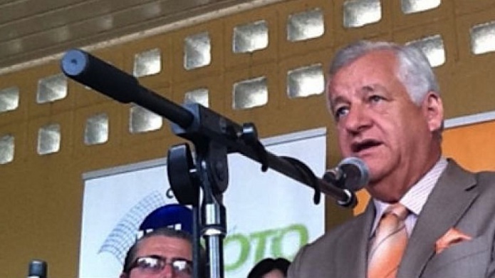 Denuncian que alcalde de Guaynabo regala $100,000 a comunidad afluente