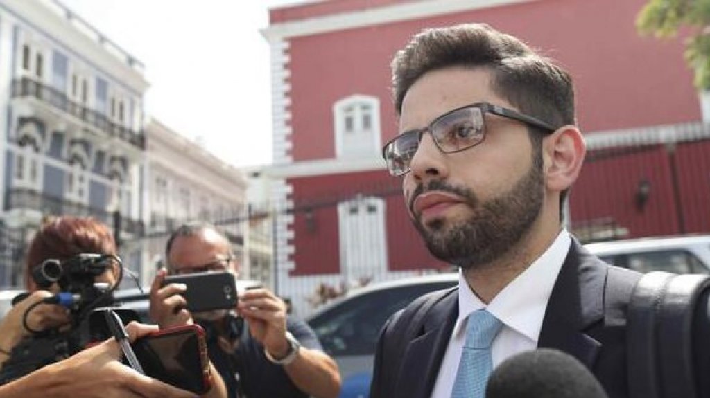  Pierluisi se queda con el secretario de hacienda 