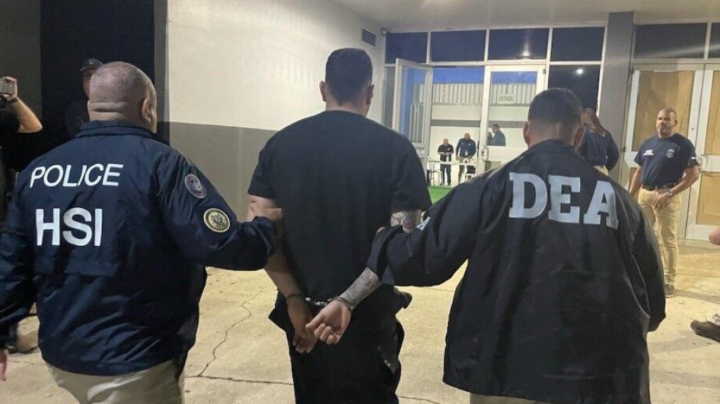  Federales arrestan a agente de FURA en operativo por narcotr&aacute;fico 