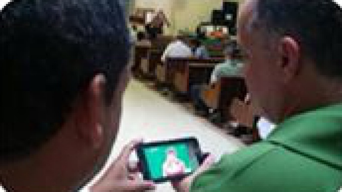 El sacerdote que detuvo la misa en Levittown, para que todos los feligreses escucharan el momento que MÃ³nica Puig gano ORO

