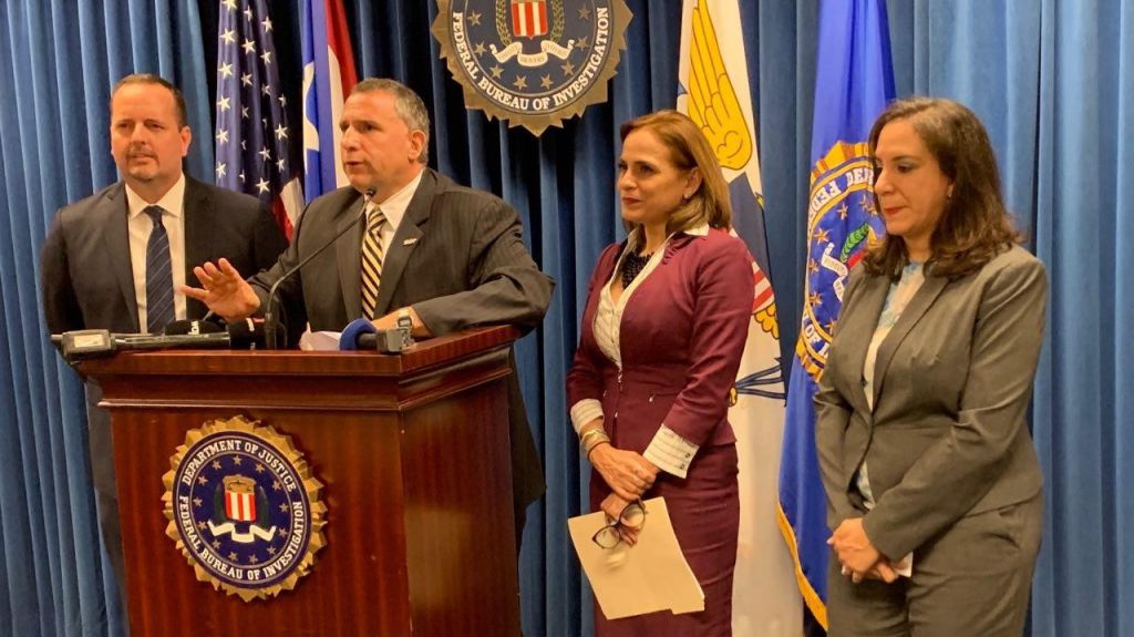  Escuche audio: "Vamos a procesar cargos que van a revelar mucho", dice director del FBI sobre pesquisa empleados fantasmas en El Capitolio 