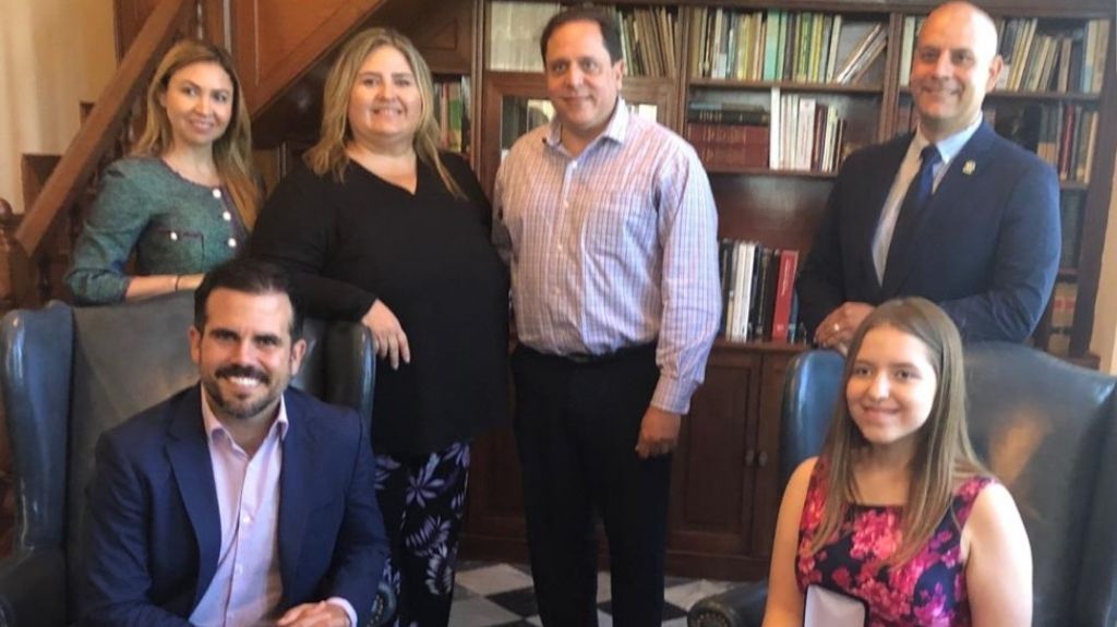  Firma el gobernador medida para establecer escuelas especializadas para ni&ntilde;os dotados 