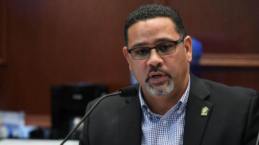  Buscan asegurar pago de empleados por contrato durante emergencia 