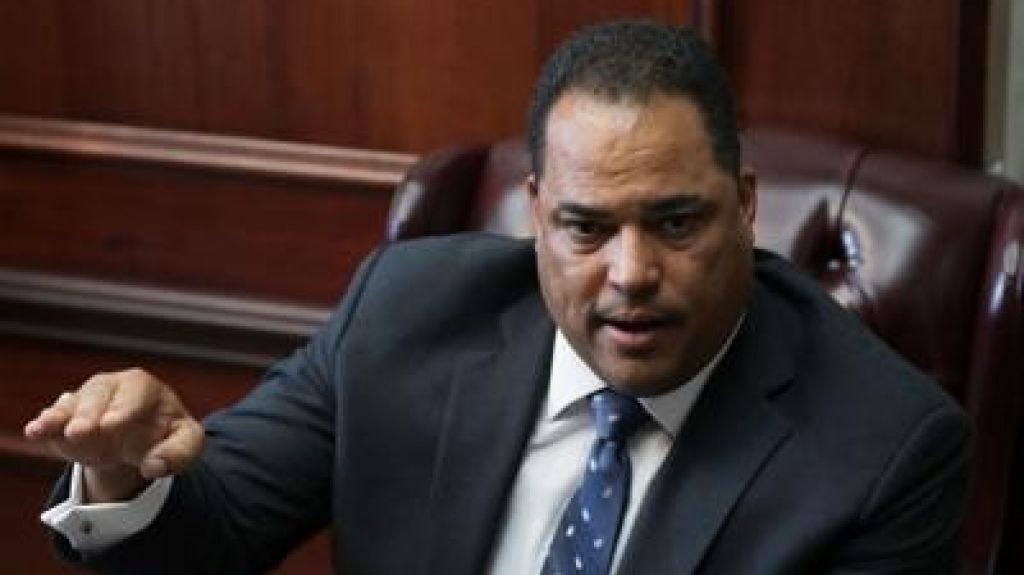  Ante decisi&oacute;n Apelativo Boston, legislador urge a congresistas conformar nueva JCF 