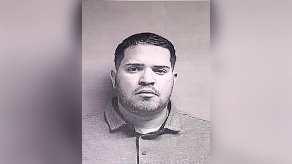  Polic&iacute;a arresta al m&aacute;s buscado por alguaciles de Carolina 