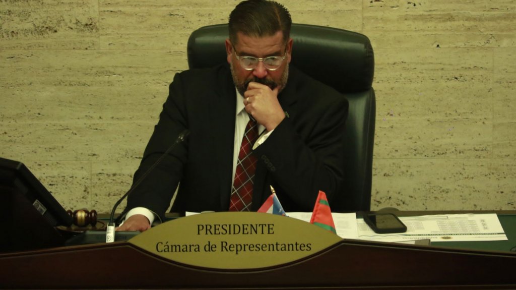  Separan de sus funciones a Sargento de Armas de la Cámara de Representantes por citación judicial 