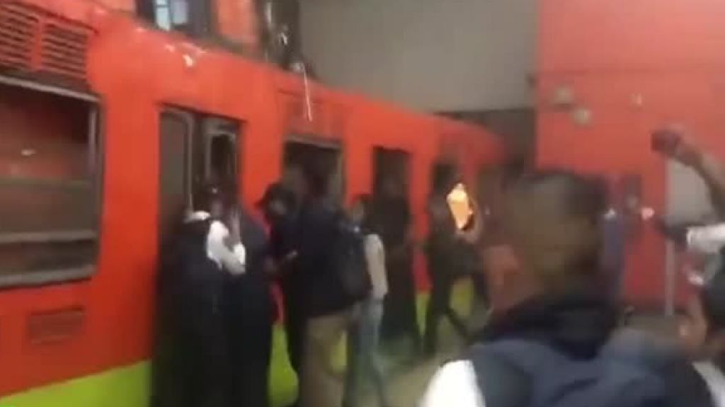  Video:Un muerto y decenas de heridos por choque de trenes en Metro de Ciudad de M&eacute;xico 