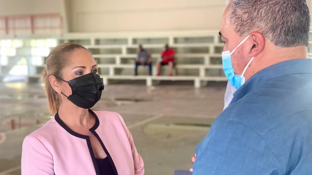  Educaci&oacute;n y la Autoridad de Edificios P&uacute;blicos se comprometen a mantener abierta escuela superior en Rinc&oacute;n 