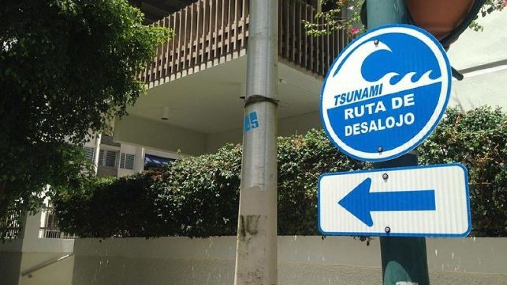  Miles de personas se orientan sobre terremotos en la zona sur de la isla 