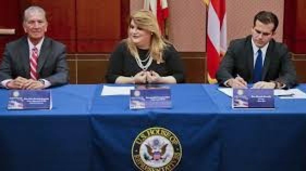  Comisionada residente afirma gobernador traz&oacute; ruta aunque no estuvo en el mensaje 