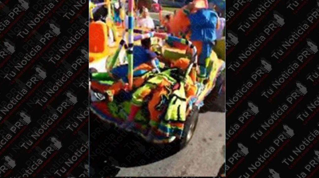  En video el momento en que intentan movilizar heridos en carroza del festival de las mascaras en Hatillo 