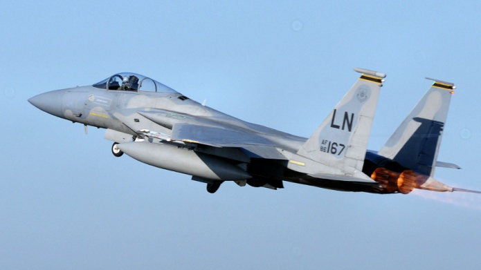 Un caza F-15 de EE.UU. se estrella en el norte de Inglaterra