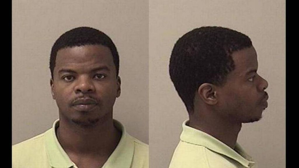  Se puso una peluca y el vestido de su esposa. Luego le dispar&oacute; al amante de la mujer. 